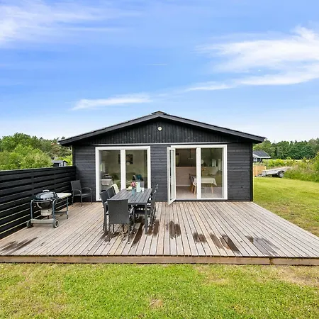 Newly Renovated House Close To Holiday home