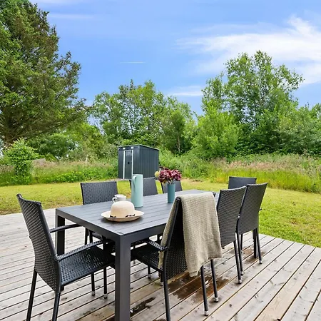 Newly Renovated House Close To Holiday home